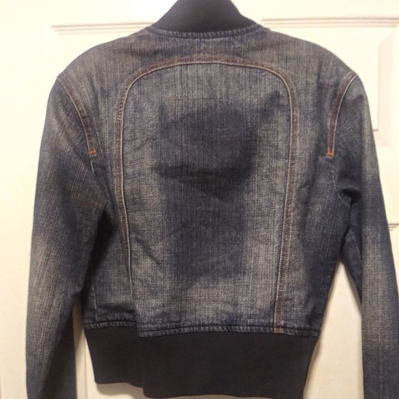 Cropped Jean Jacket - Picture 4 of 7